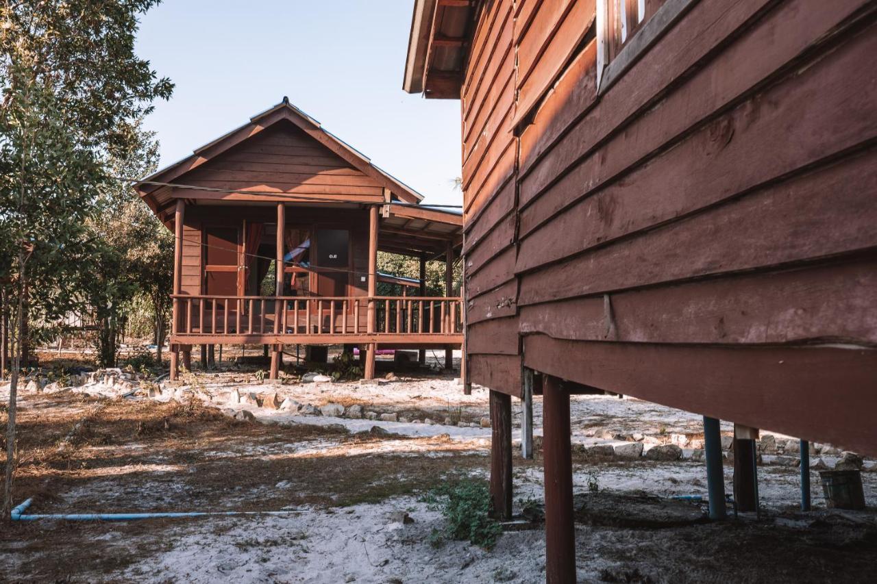 Malibu Hostel Koh Rong Island Exterior photo